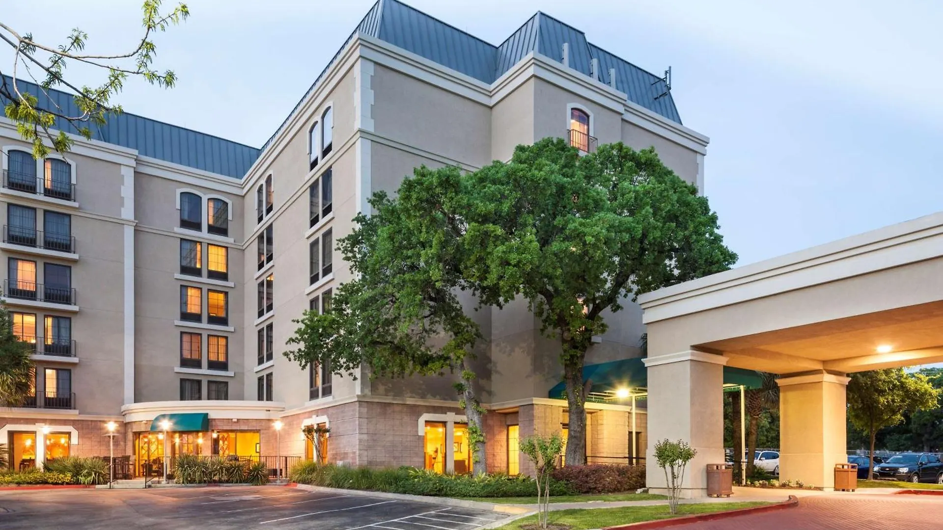 5 Smart 3-Star Hotels in Downtown Austin Worth Booking