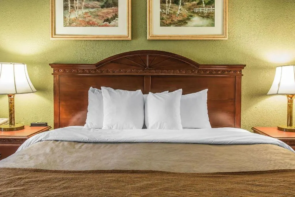 5 Solid 3-Star Hotels Close to U-M Law School, Ann Arbor