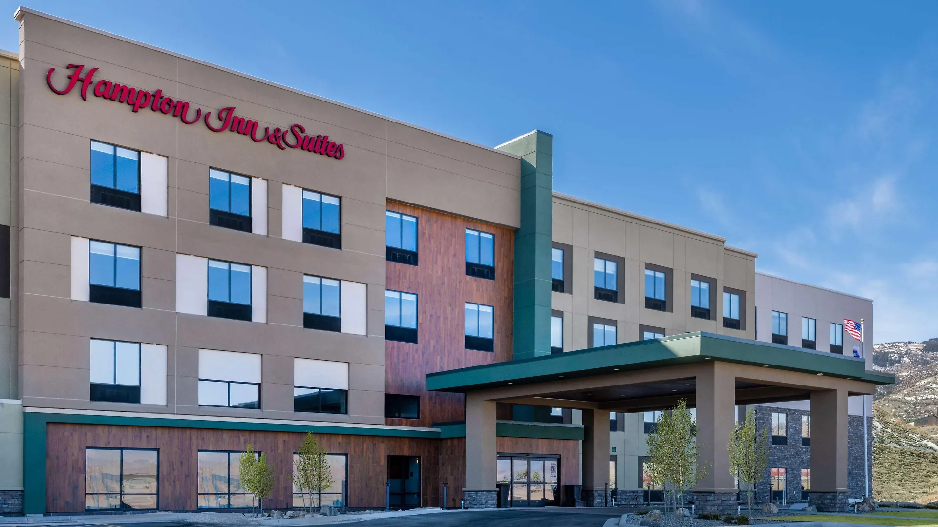 Staying Near Buffalo Bill State Park: 4 Cody Hotels Compared