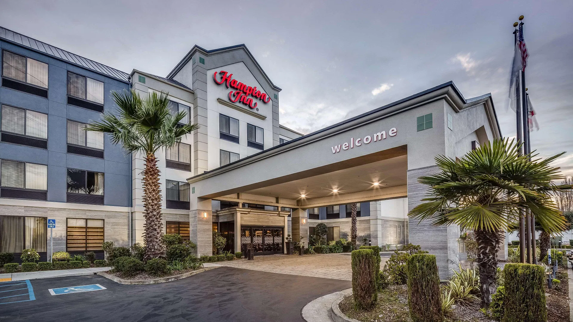 4 Airport Hotels Near Millbrae Square That Deliver