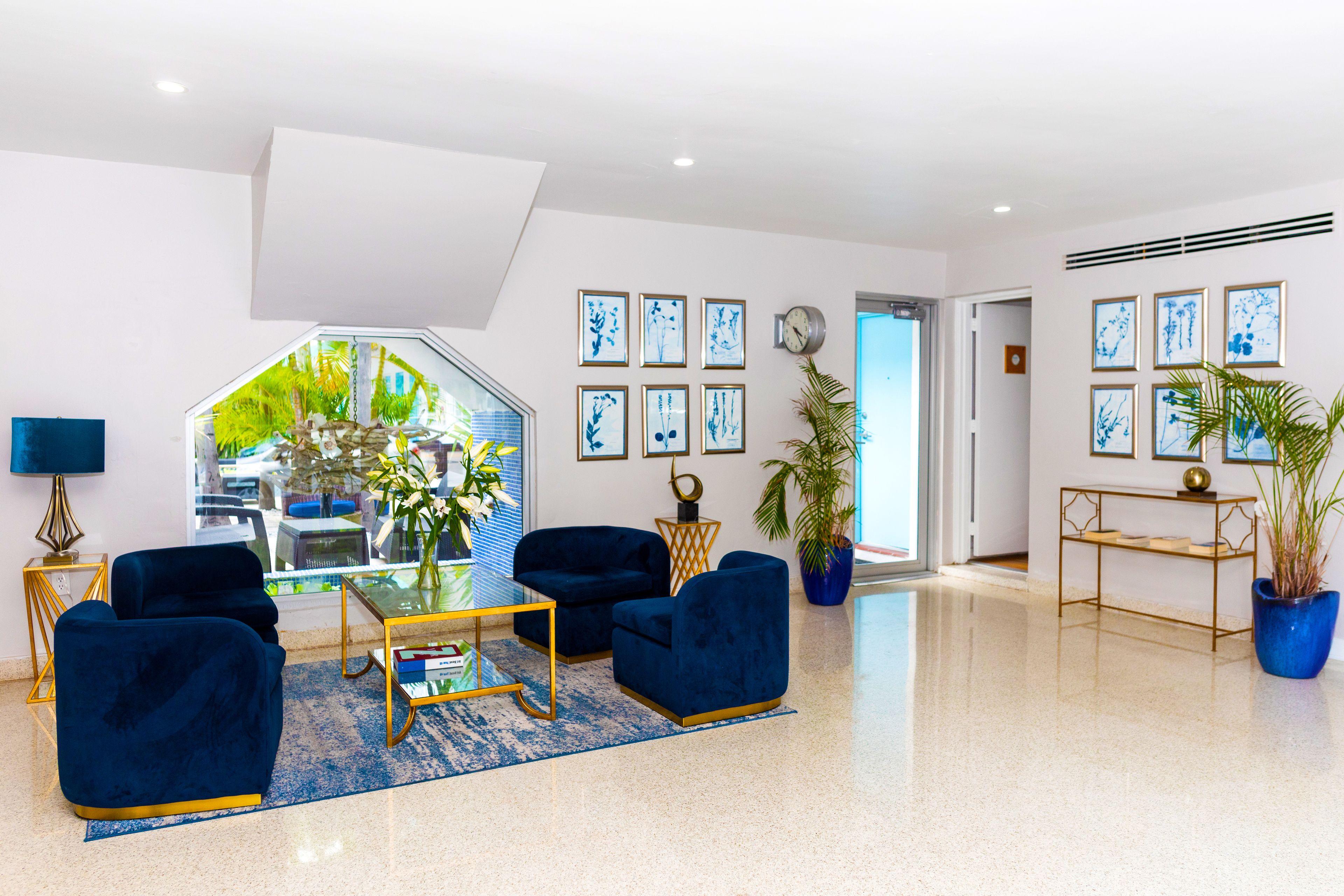 12 Central Hotels in Espanola Way That Actually Deliver