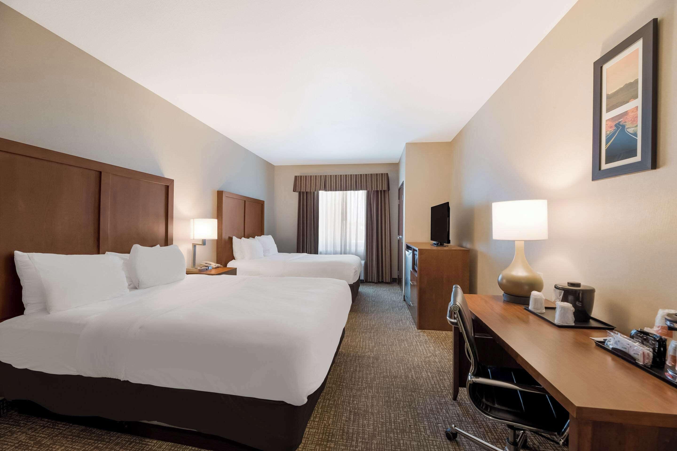 Where to Stay in Las Vegas: 6 Best Business Hotels